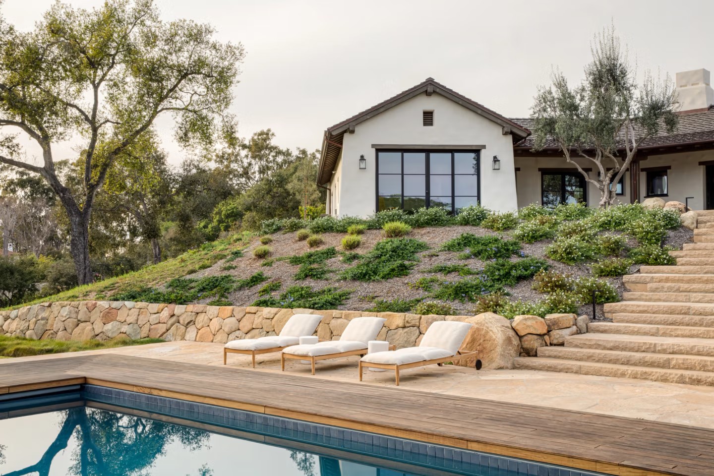 Hope Ranch courtyard